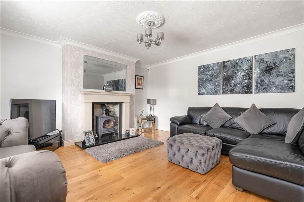 25 Dunfane Crescent 6 of 33