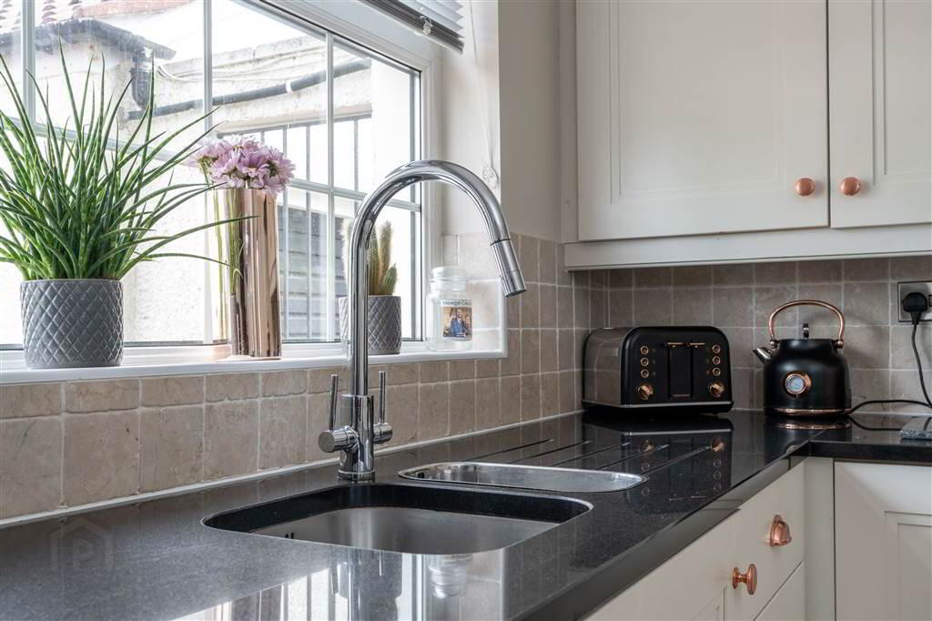 25 Dunfane Crescent 11 of 33
