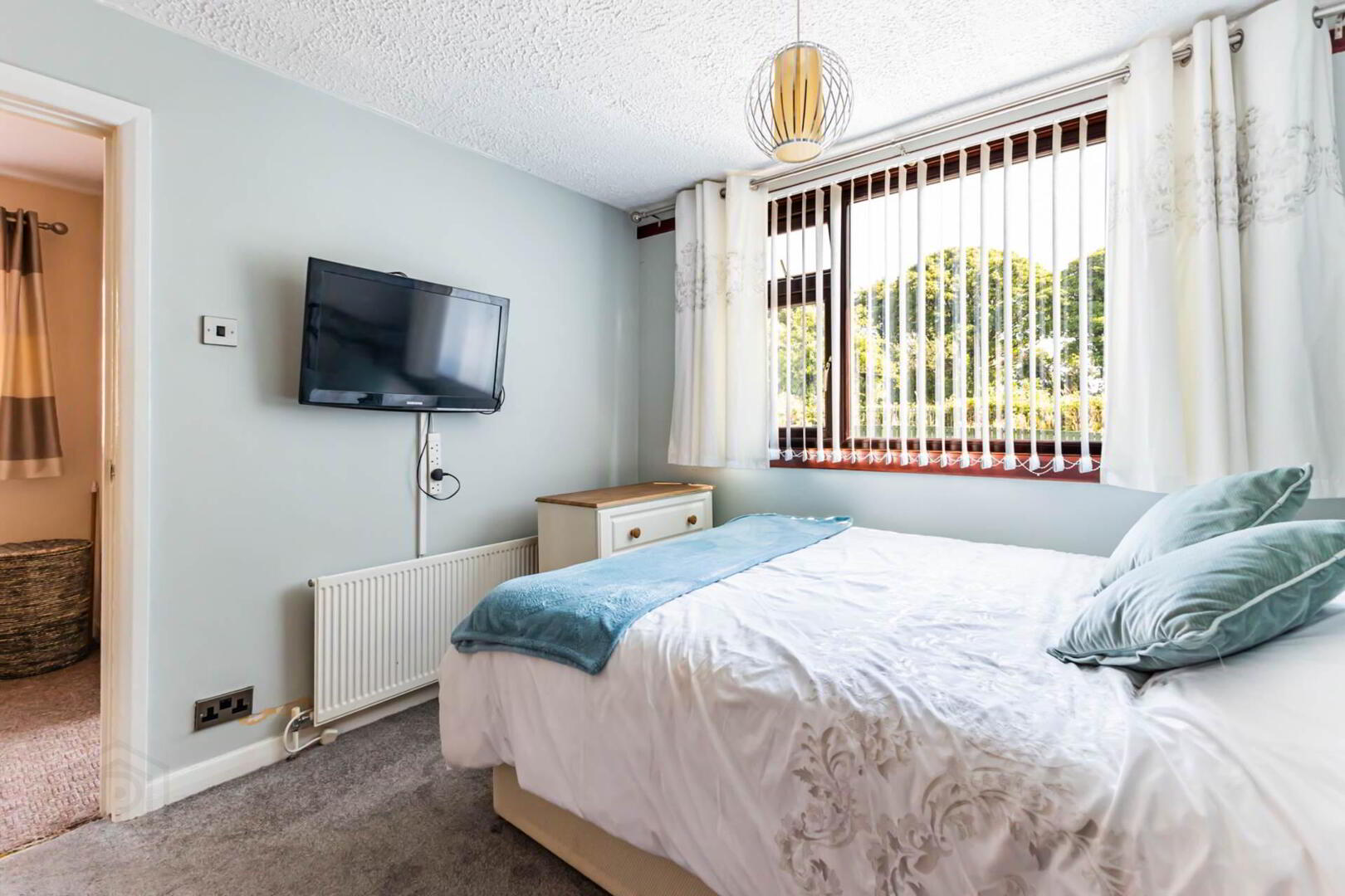 81 Orchardville Gardens 21 of 38