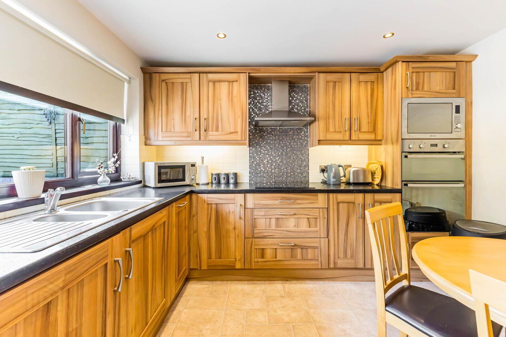 81 Orchardville Gardens 10 of 38