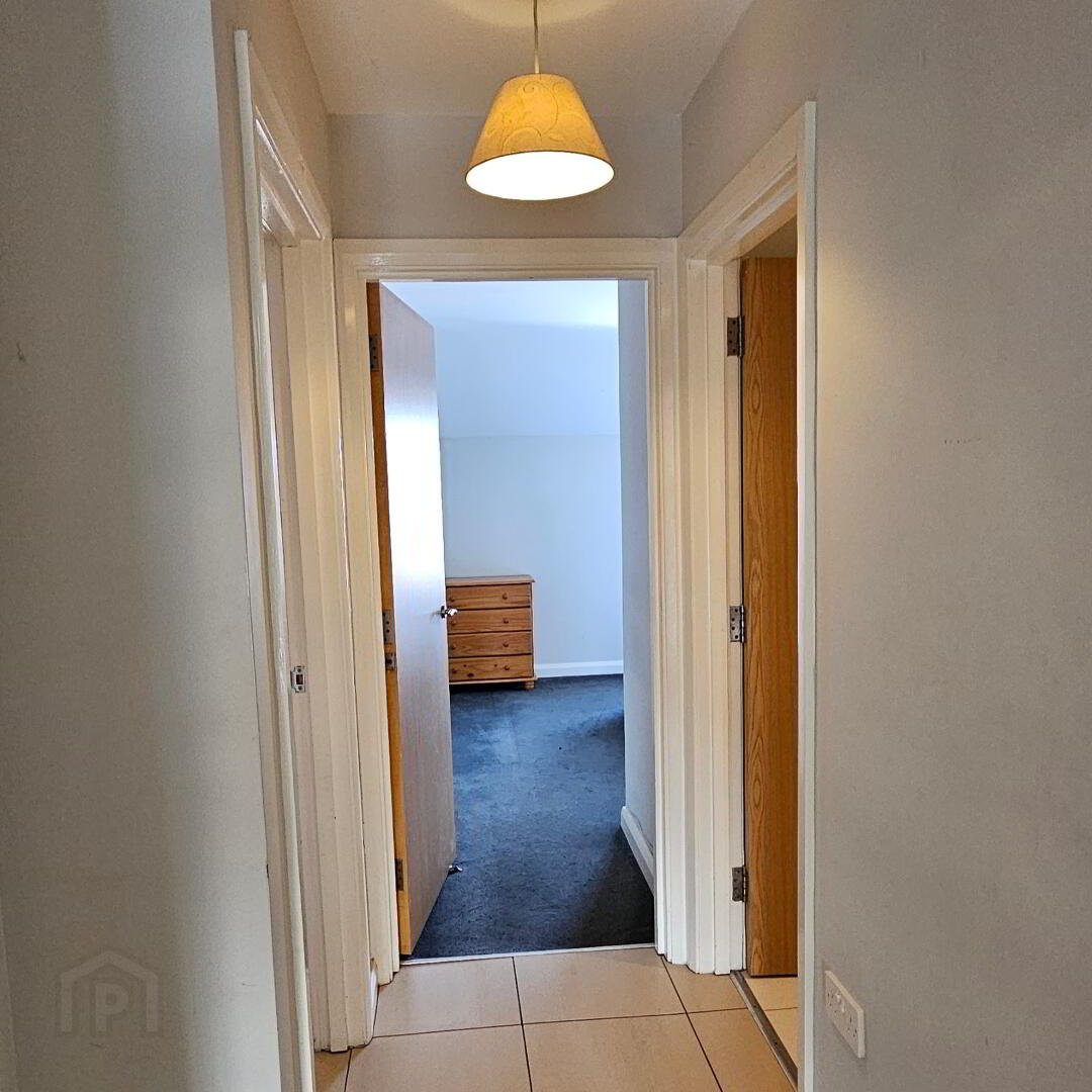 Unit 5, 1b Ravenscroft Avenue 11 of 33