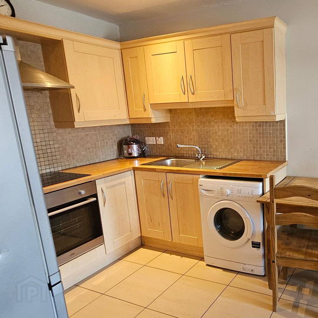 Unit 5, 1b Ravenscroft Avenue 5 of 33