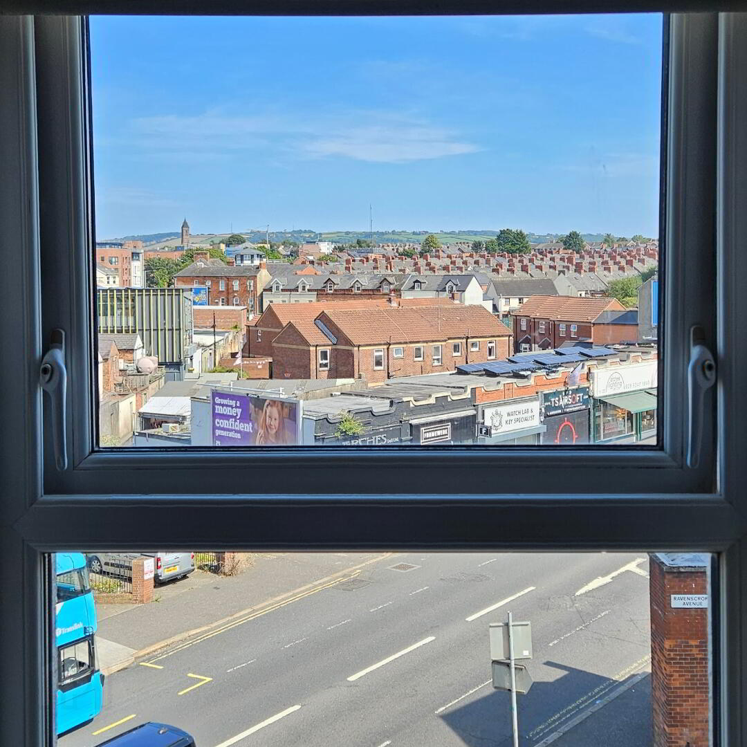 Unit 5, 1b Ravenscroft Avenue 13 of 33