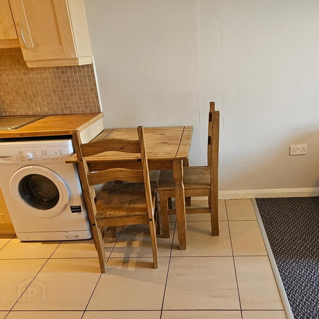 Unit 5, 1b Ravenscroft Avenue 7 of 33