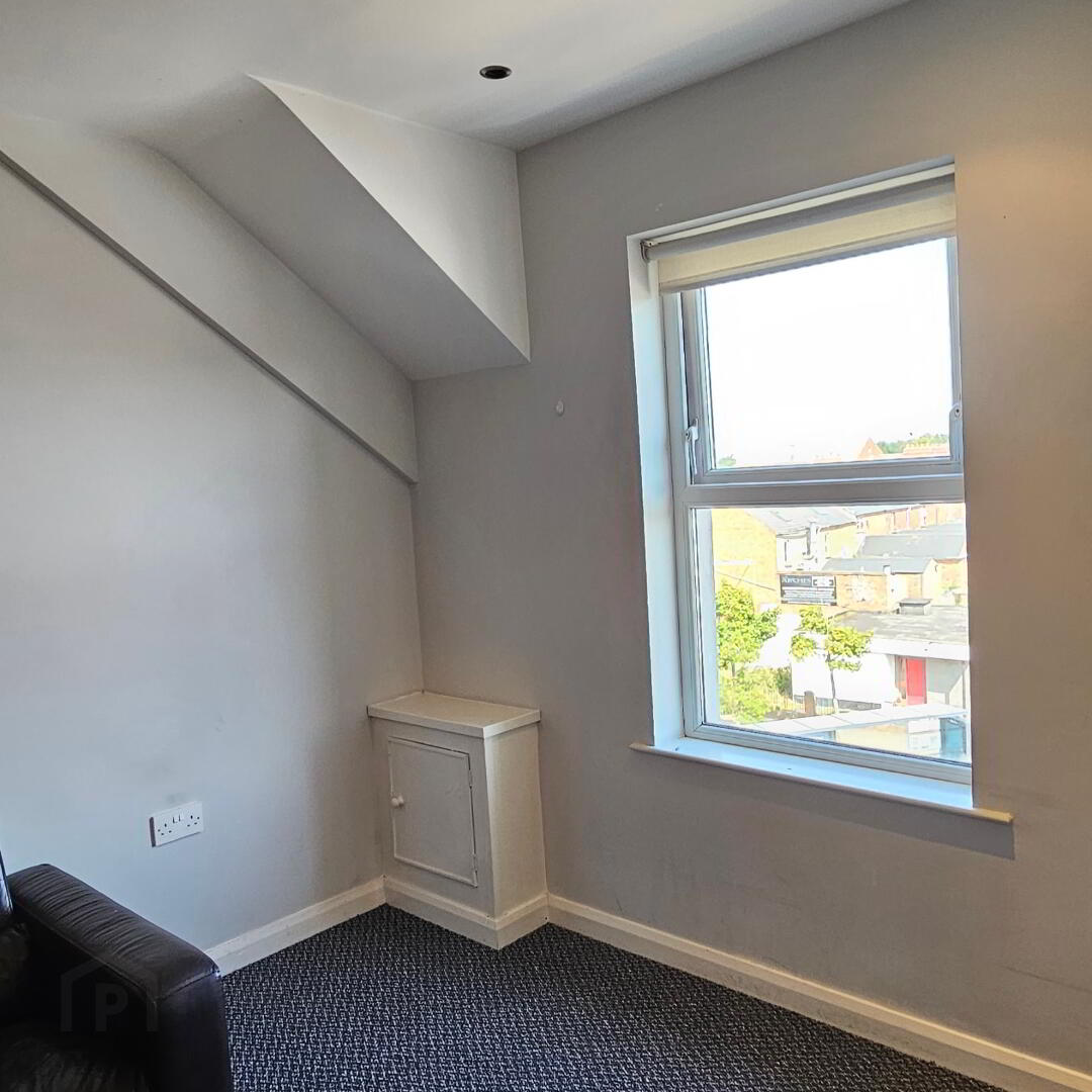 Unit 5, 1b Ravenscroft Avenue 18 of 33