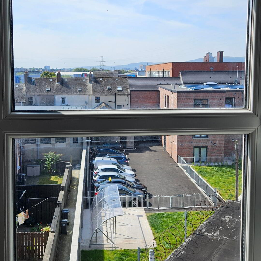 Unit 5, 1b Ravenscroft Avenue 23 of 33