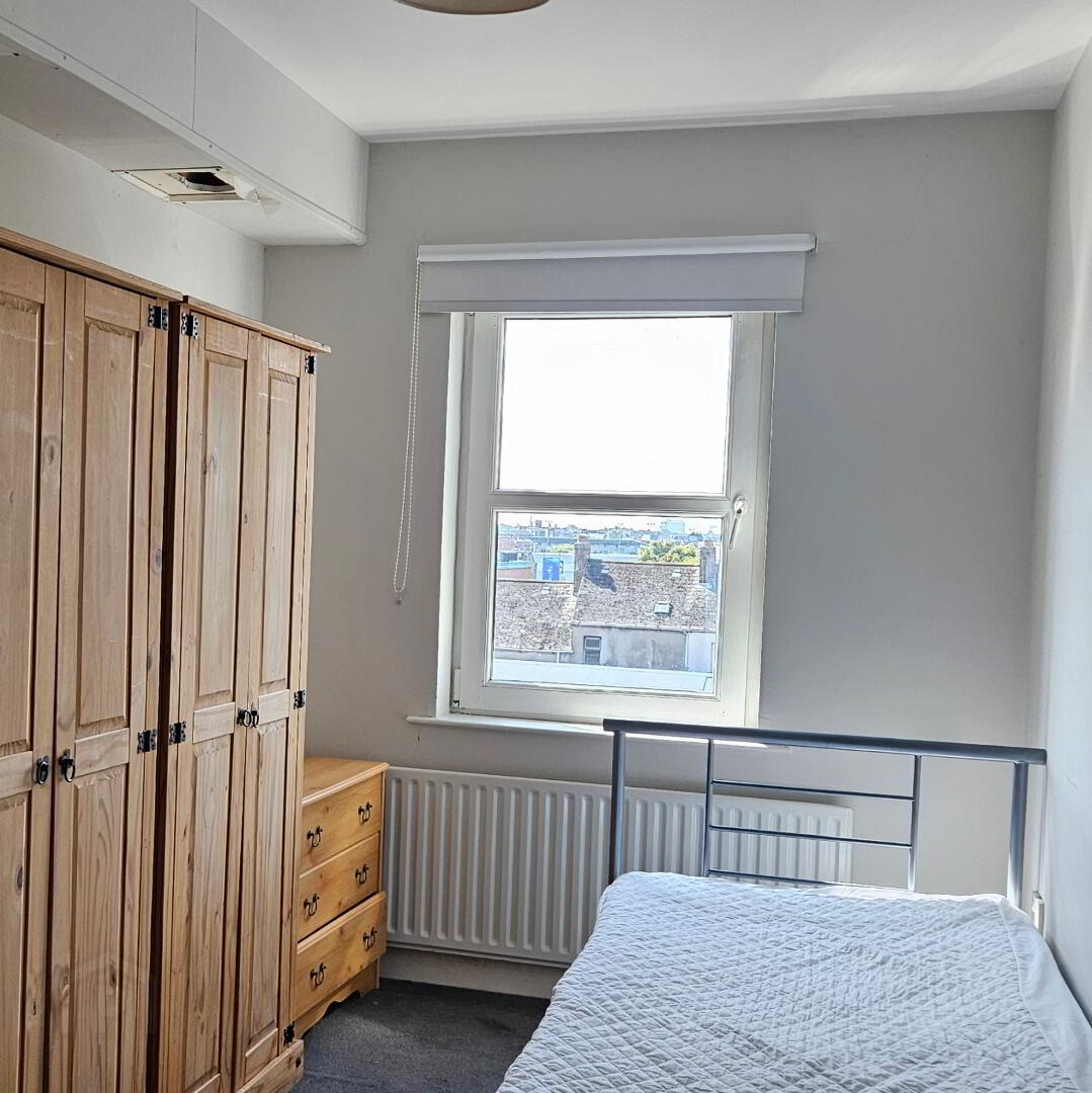 Unit 5, 1b Ravenscroft Avenue 27 of 33