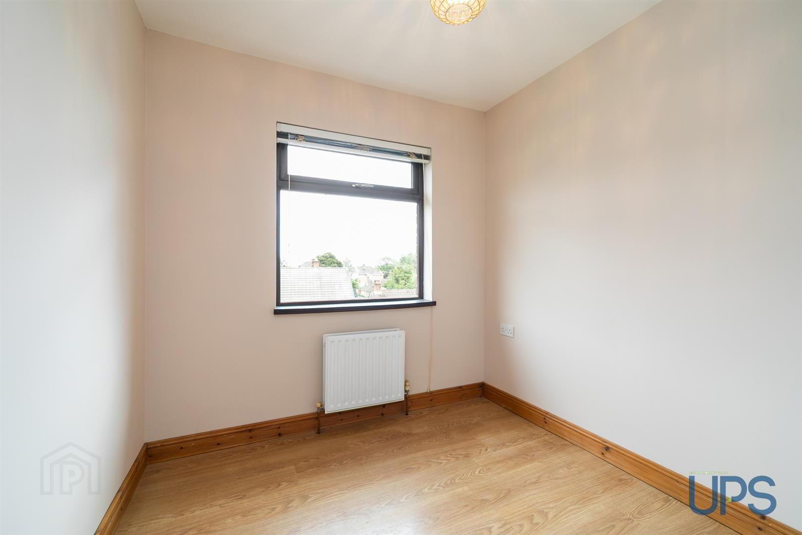 6 Hillhead Avenue 19 of 33