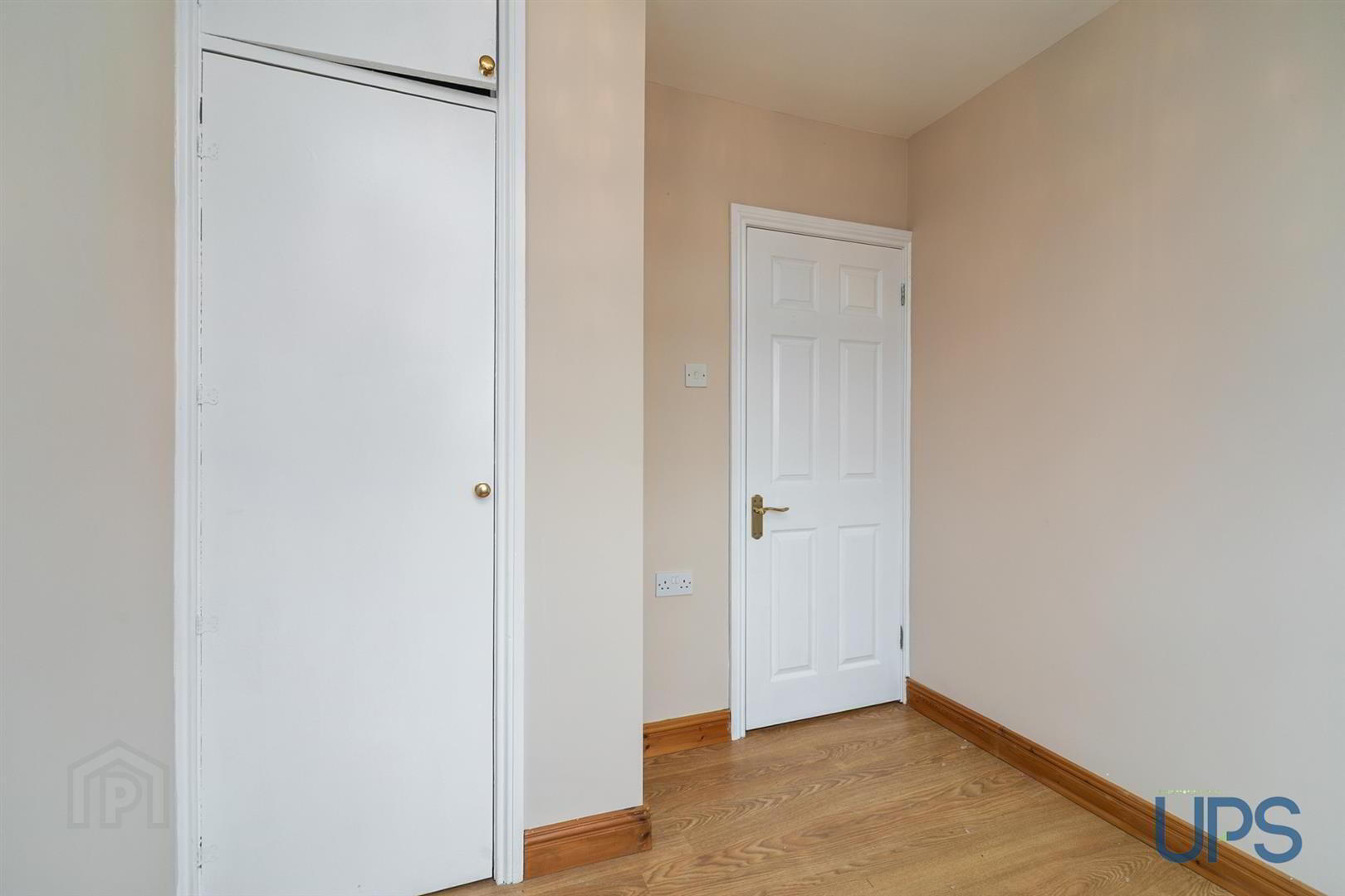 6 Hillhead Avenue 20 of 33