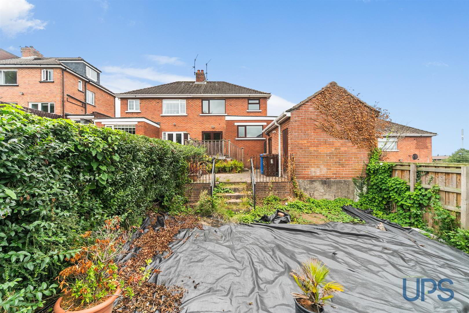 6 Hillhead Avenue 30 of 33