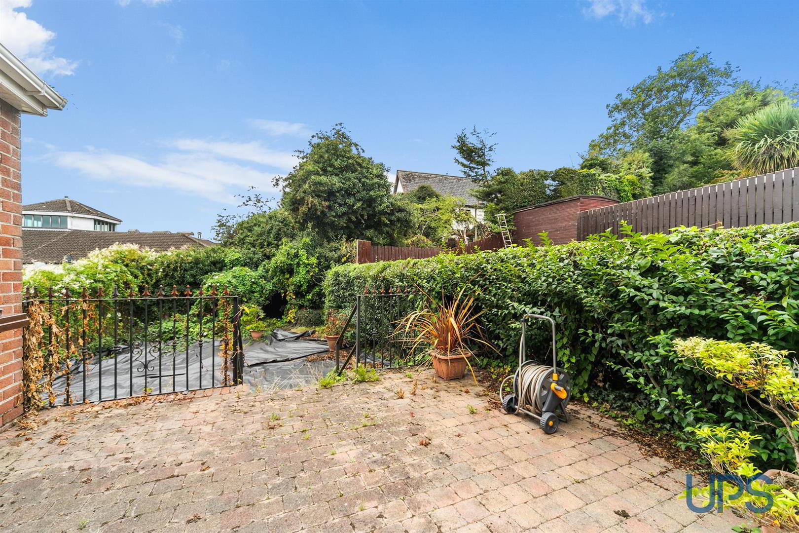 6 Hillhead Avenue 26 of 33