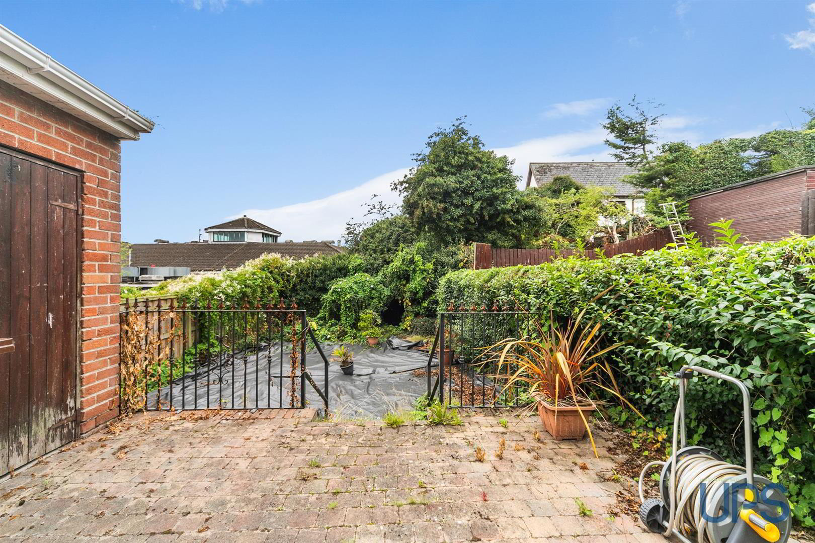 6 Hillhead Avenue 27 of 33