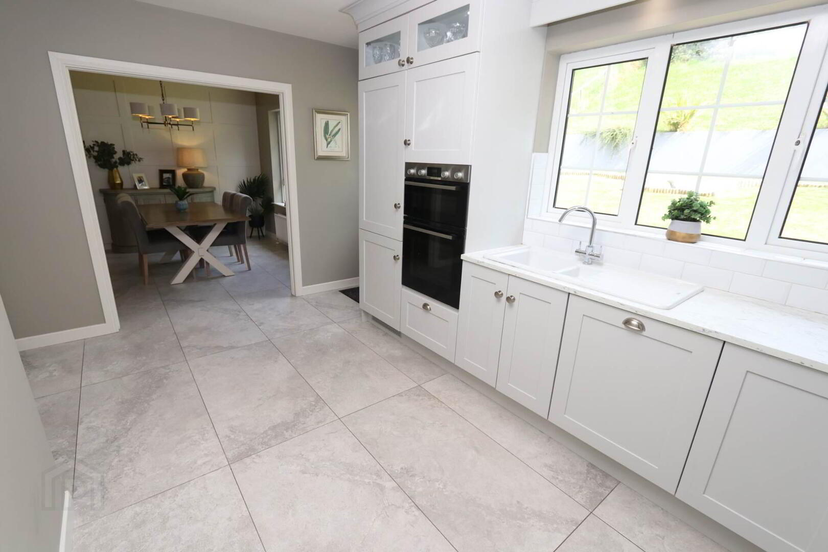 24 Hollybank 6 of 34