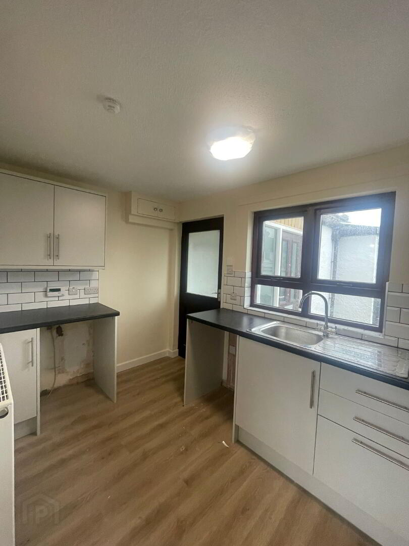12 Sperrin Drive 2 of 7