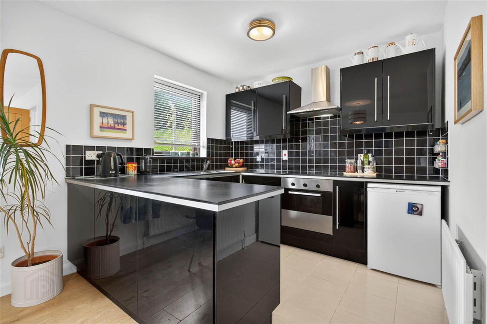 6 Causeway Court 8 of 19