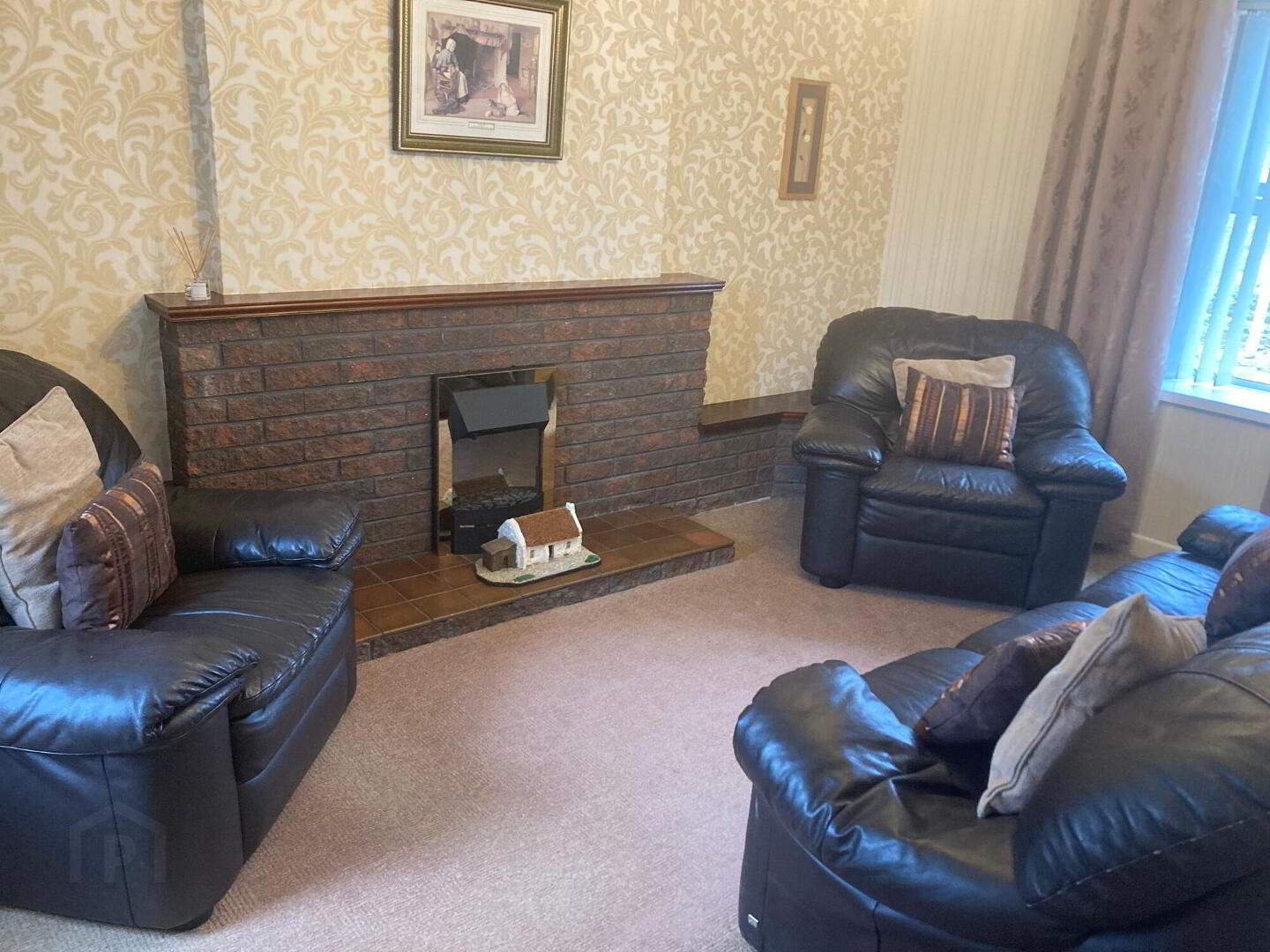 House Desertmartin Area 3 of 6