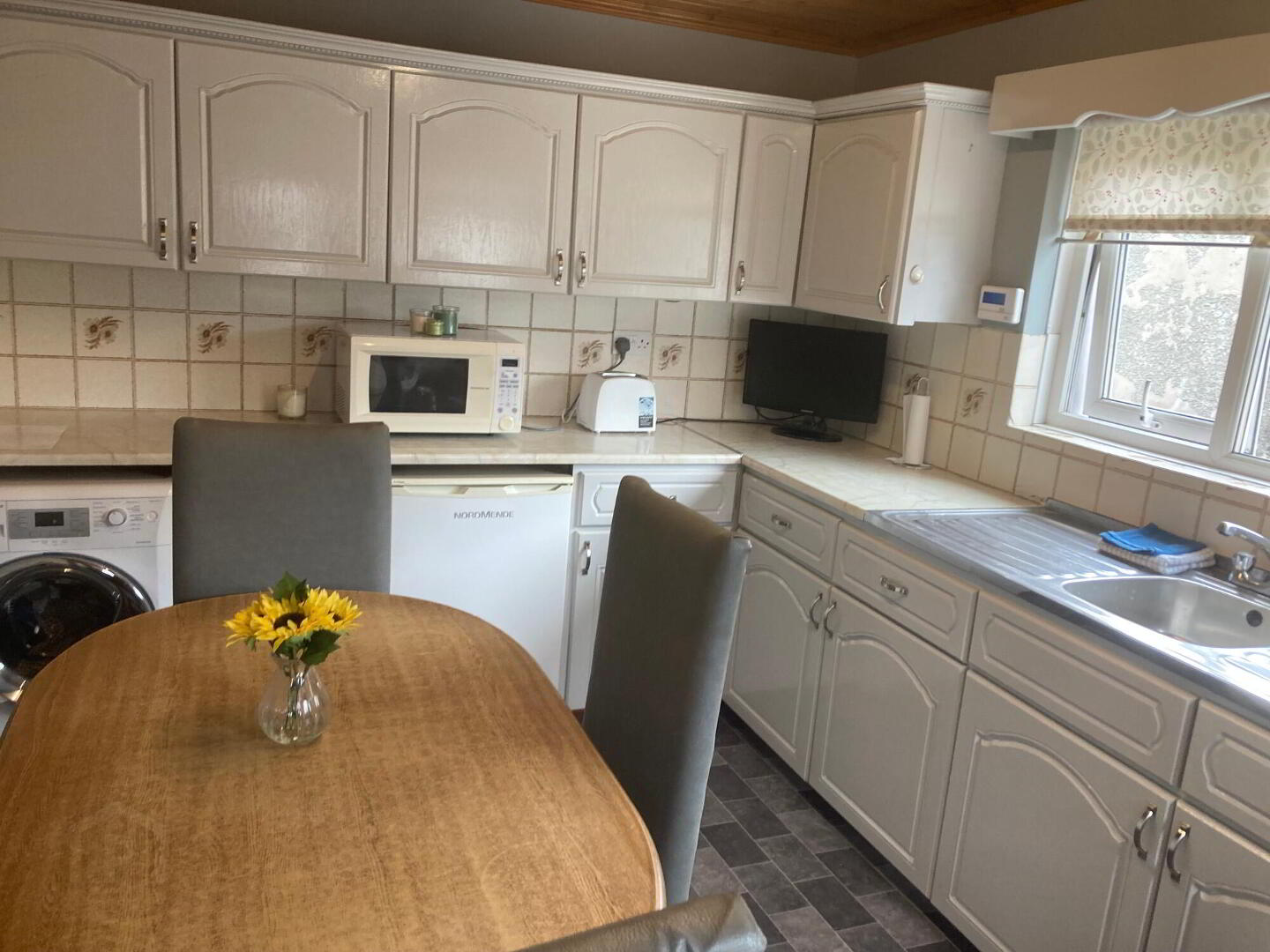 House Desertmartin Area 2 of 6