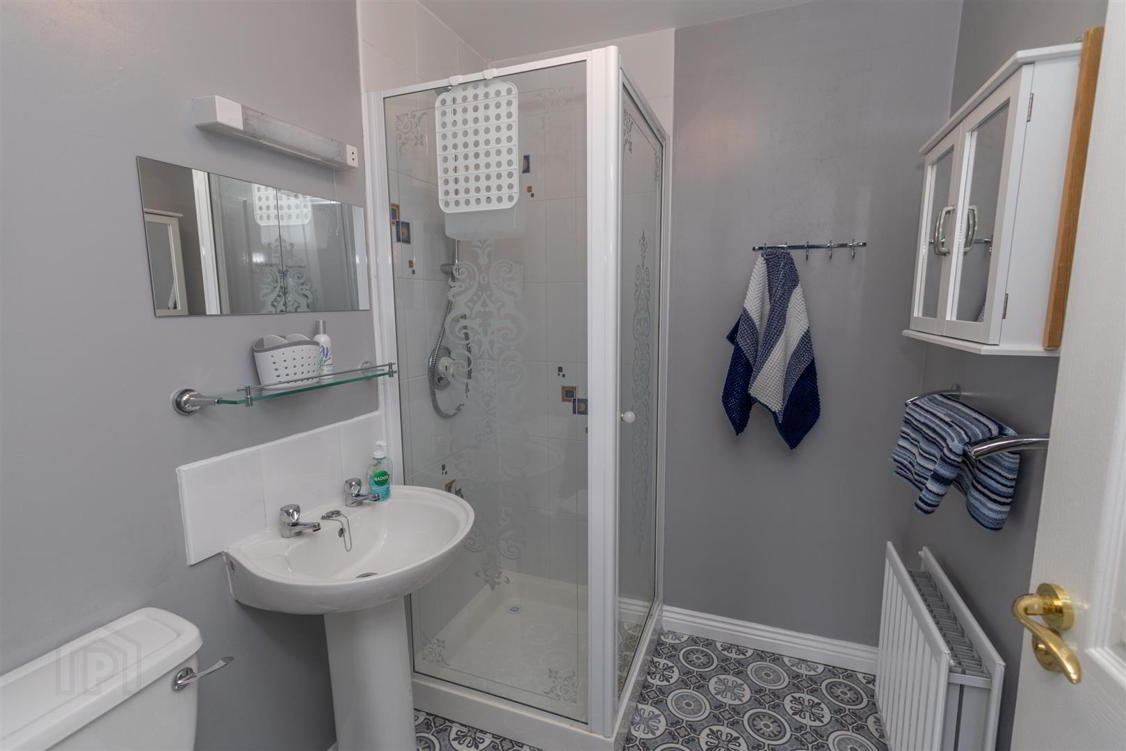 23 Lawnfield Grove 13 of 18