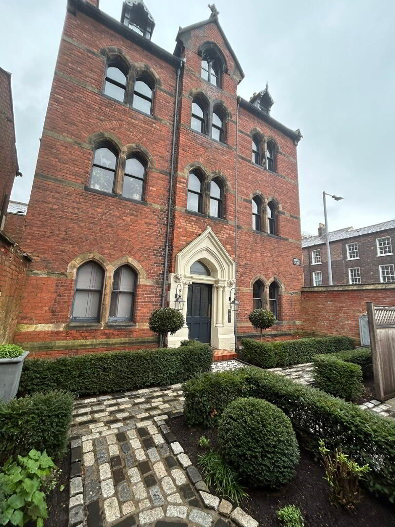 Apt 9, 1 Sussex Place 2 of 23