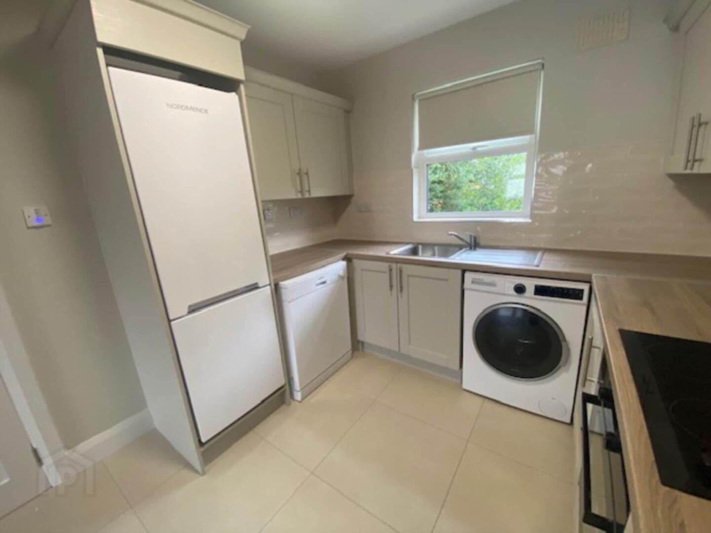 45 Burnside Park 2 of 8