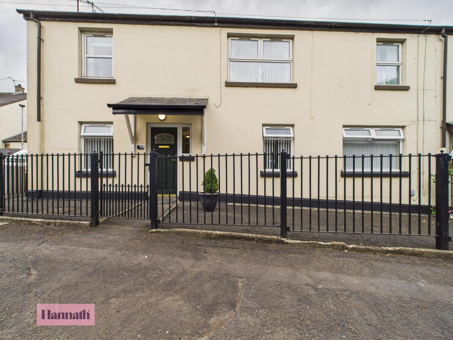 1 Hill Street 2 of 20