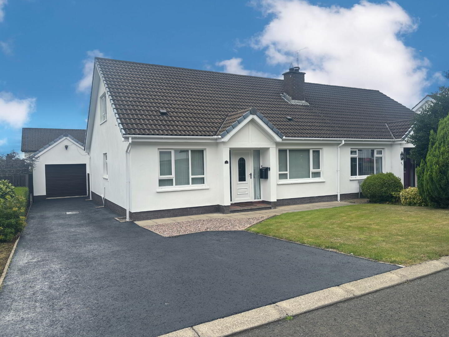 59 Gracefield 1 of 16