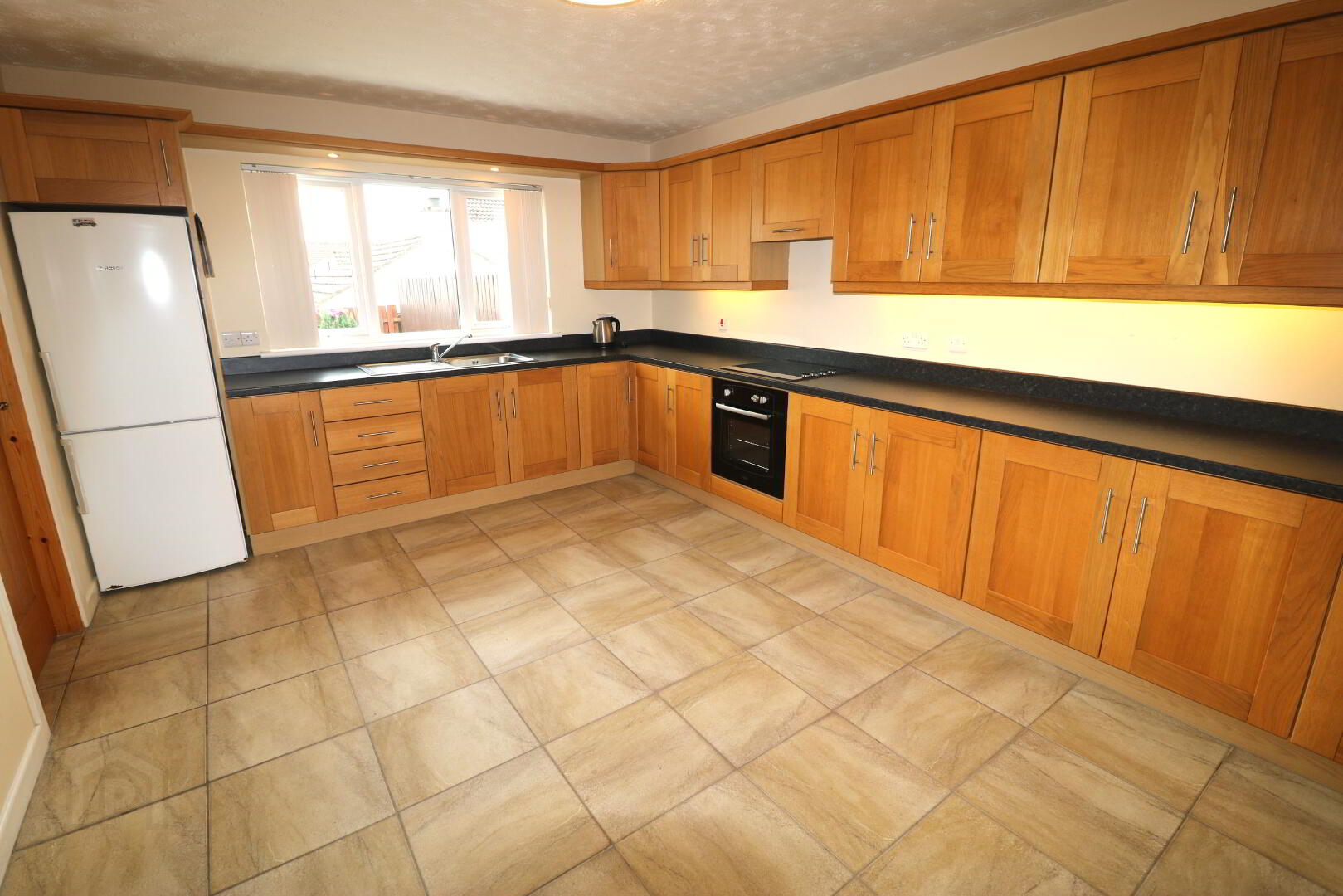 59 Gracefield 8 of 16