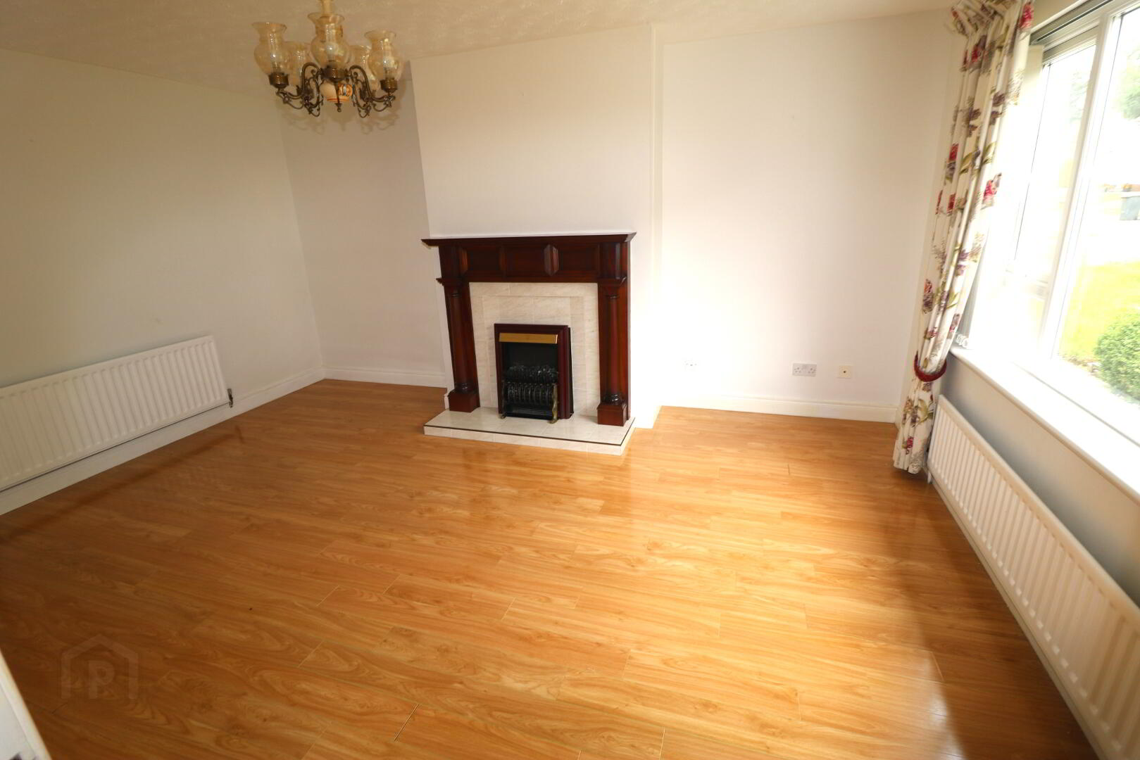59 Gracefield 3 of 16
