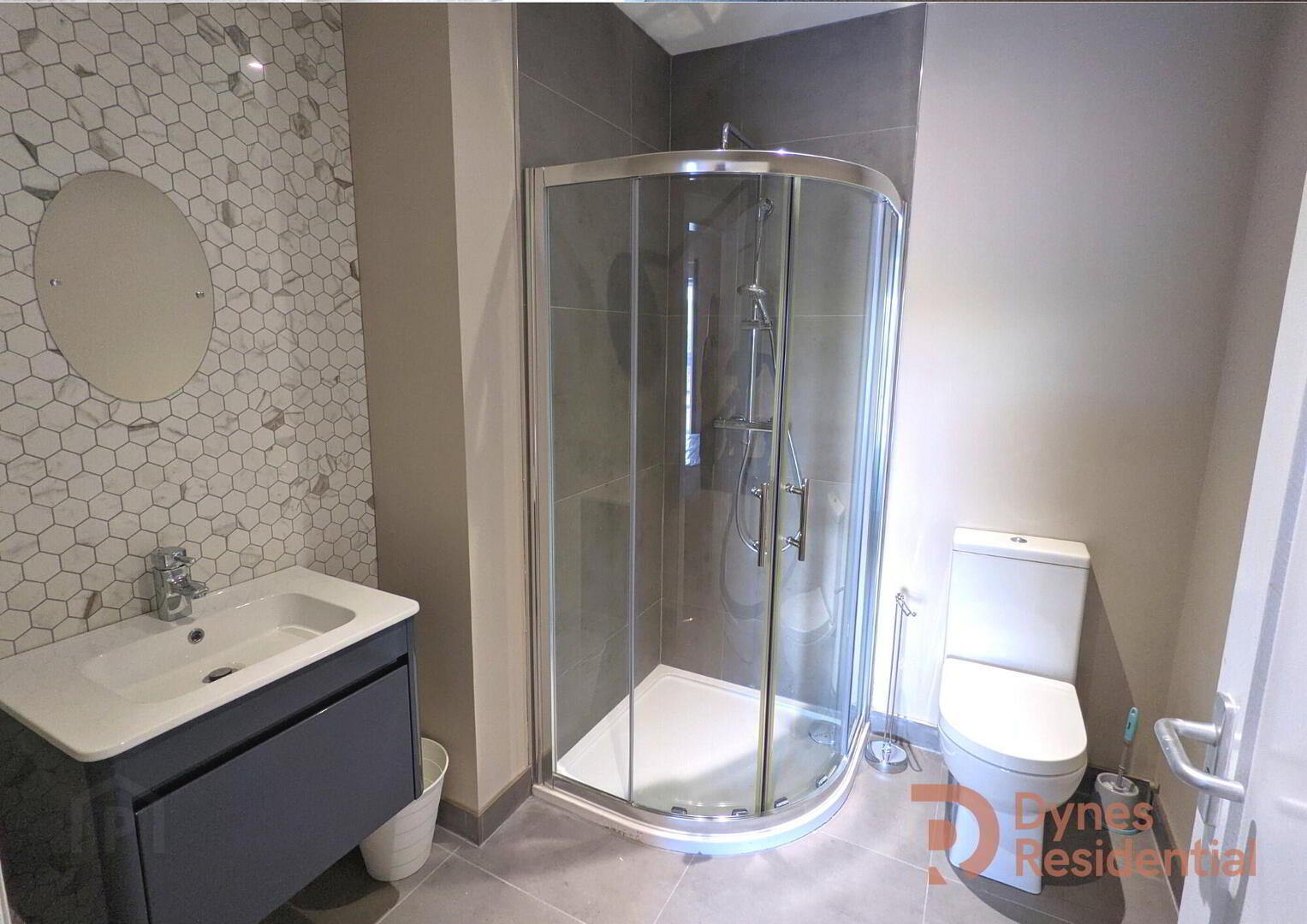 22 Shaftesbury Square 11 of 15