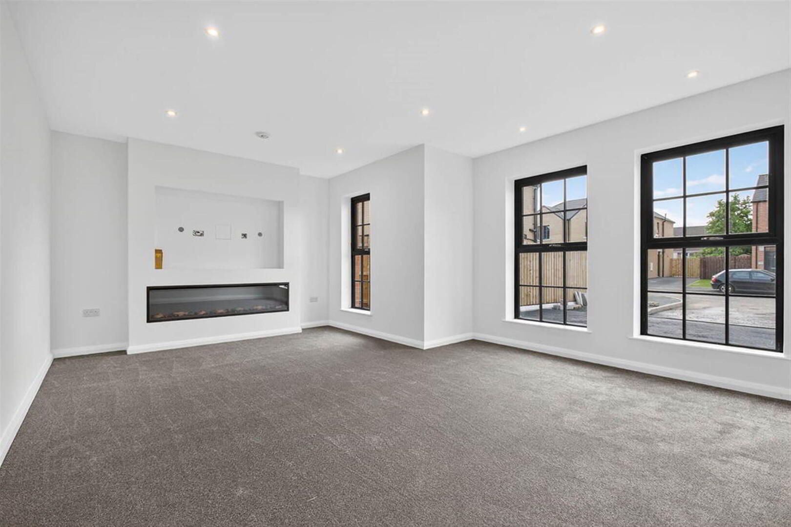 15a Willowfield Crescent 5 of 35