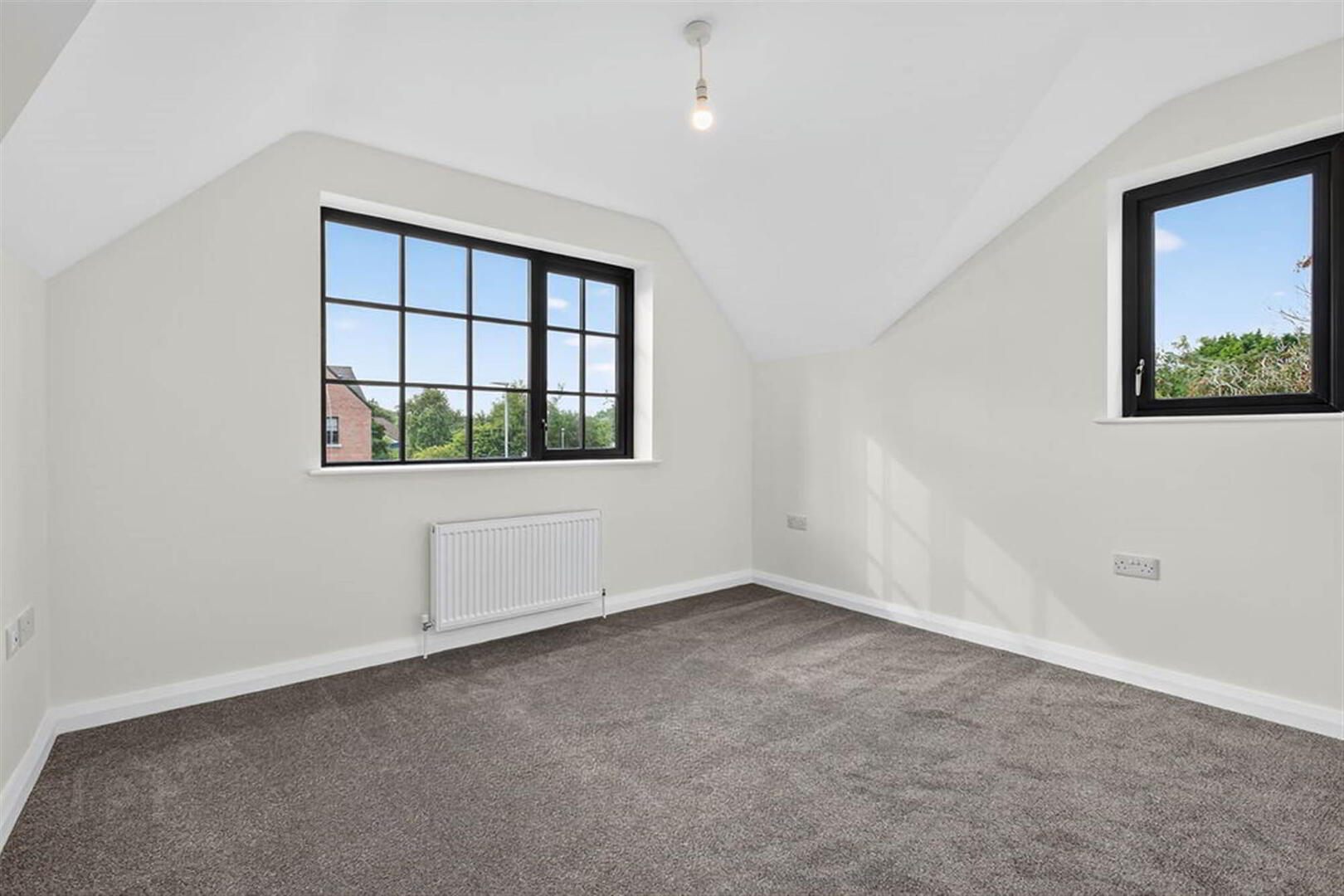 15a Willowfield Crescent 19 of 35