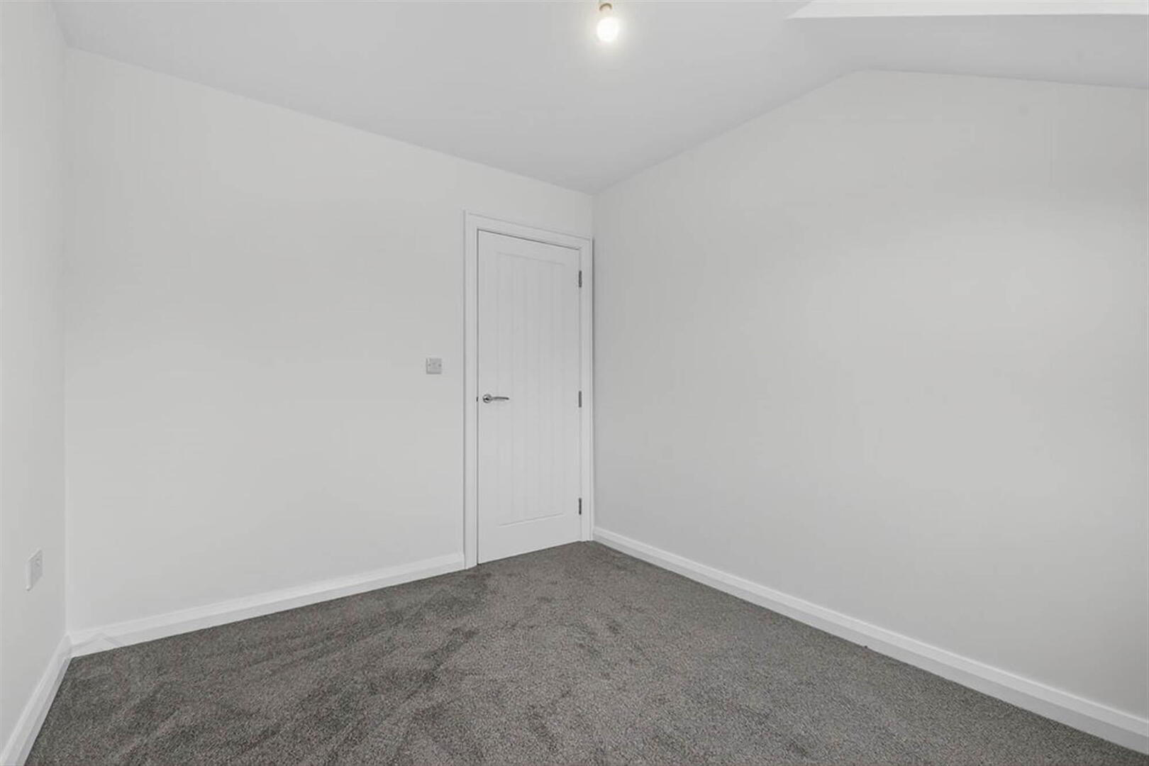 15a Willowfield Crescent 26 of 35