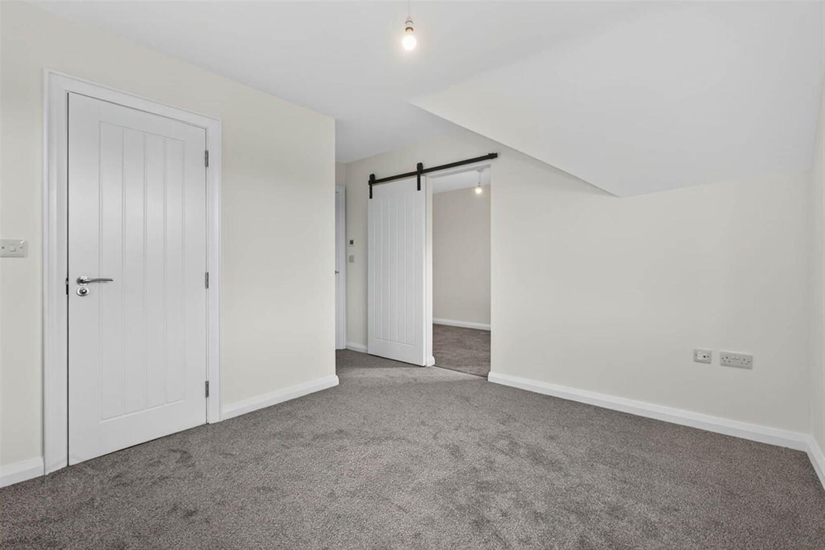 15a Willowfield Crescent 20 of 35