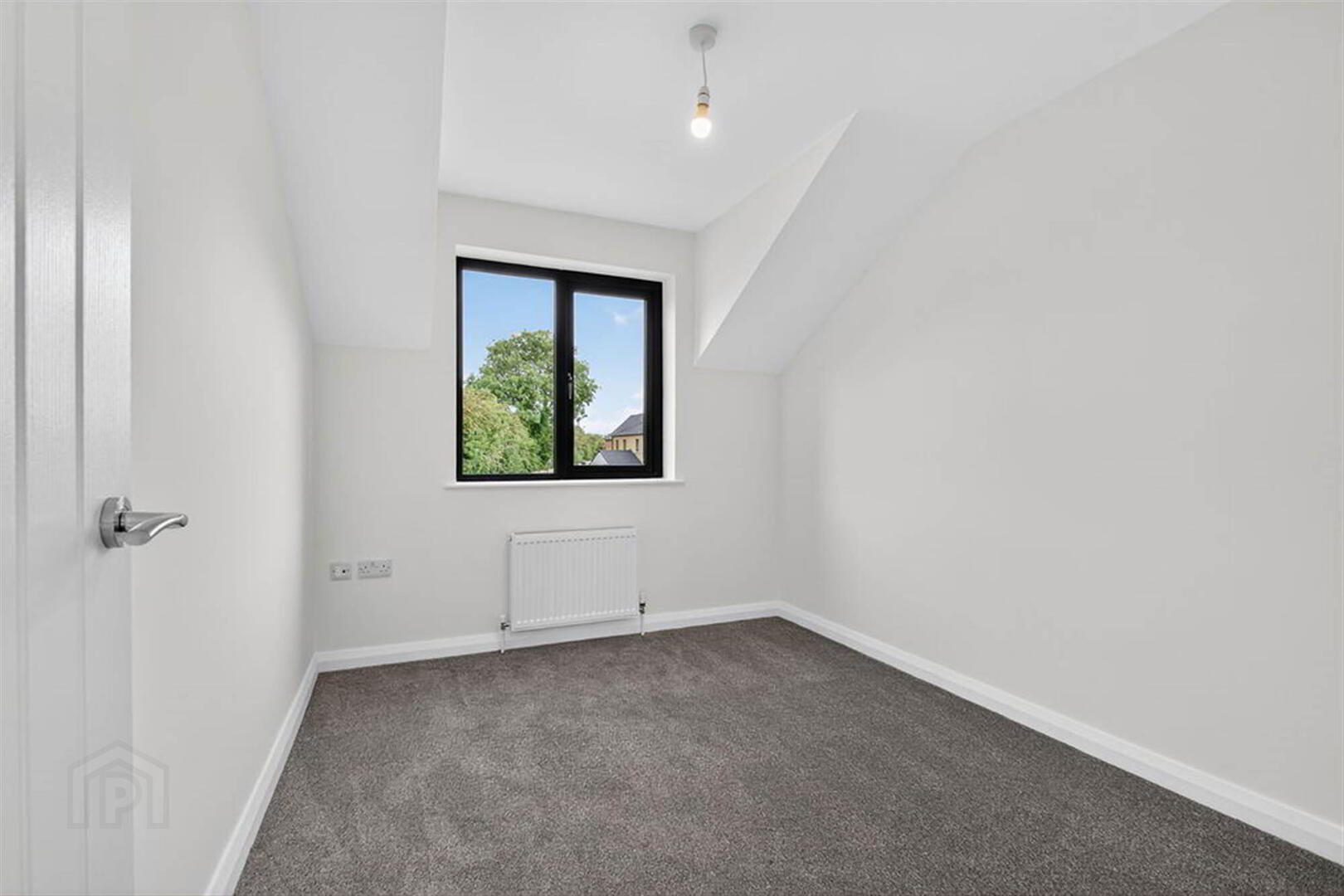 15a Willowfield Crescent 25 of 35