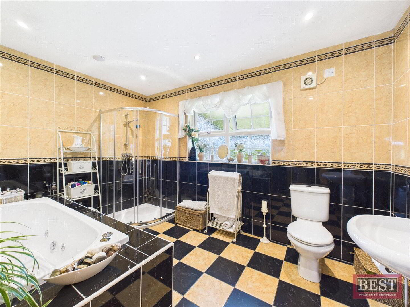 24 Tamary Road 15 of 42