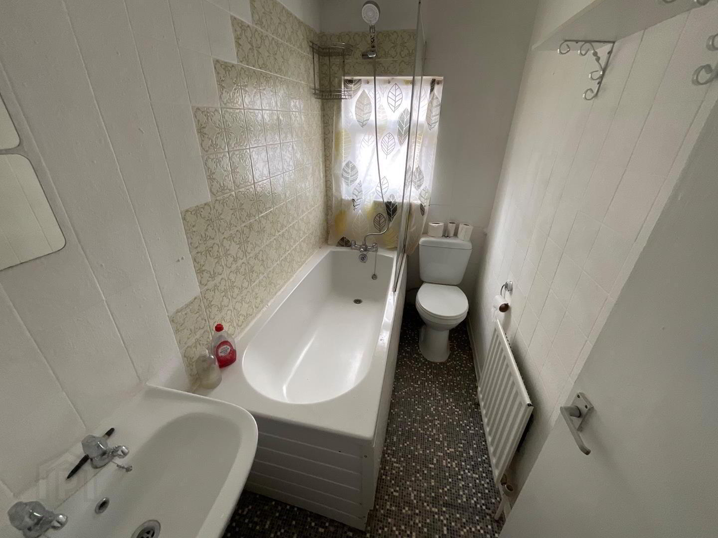 53 Ainsworth Avenue 5 of 9