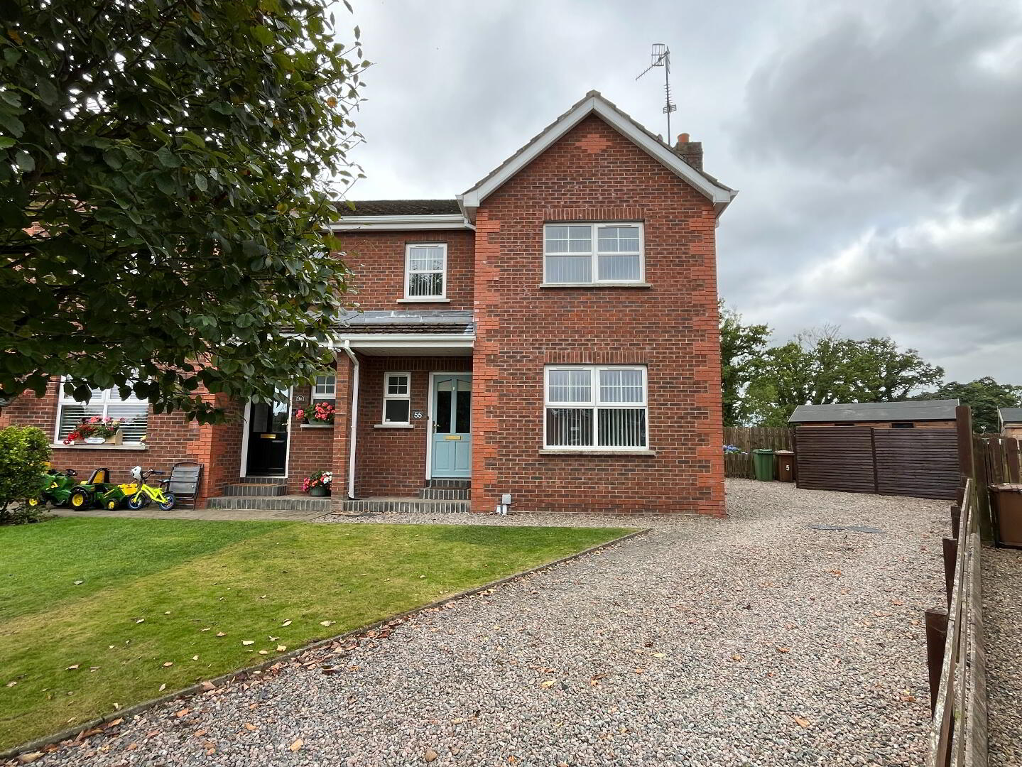 55 Windsor Hill 1 of 26