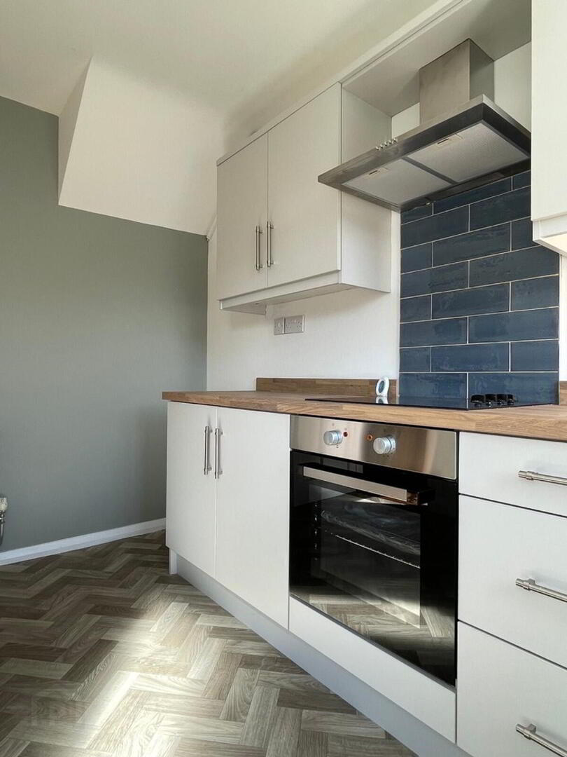 18 Hazelbank Road 10 of 21