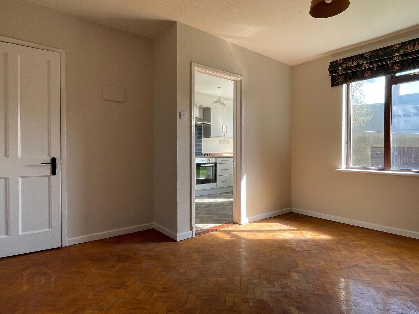 18 Hazelbank Road 7 of 21