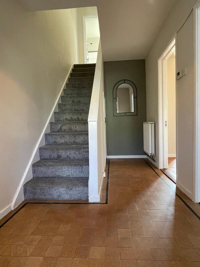 18 Hazelbank Road 2 of 21