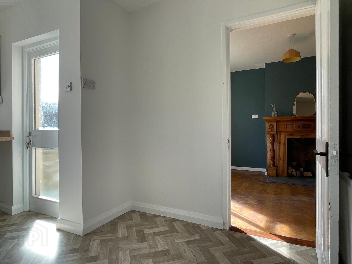 18 Hazelbank Road 11 of 21