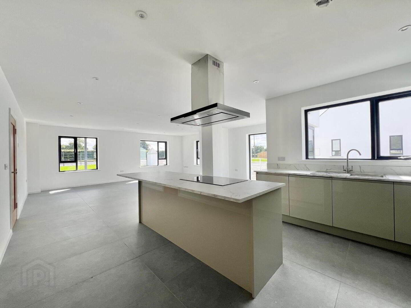 26b Crewe Road 7 of 30