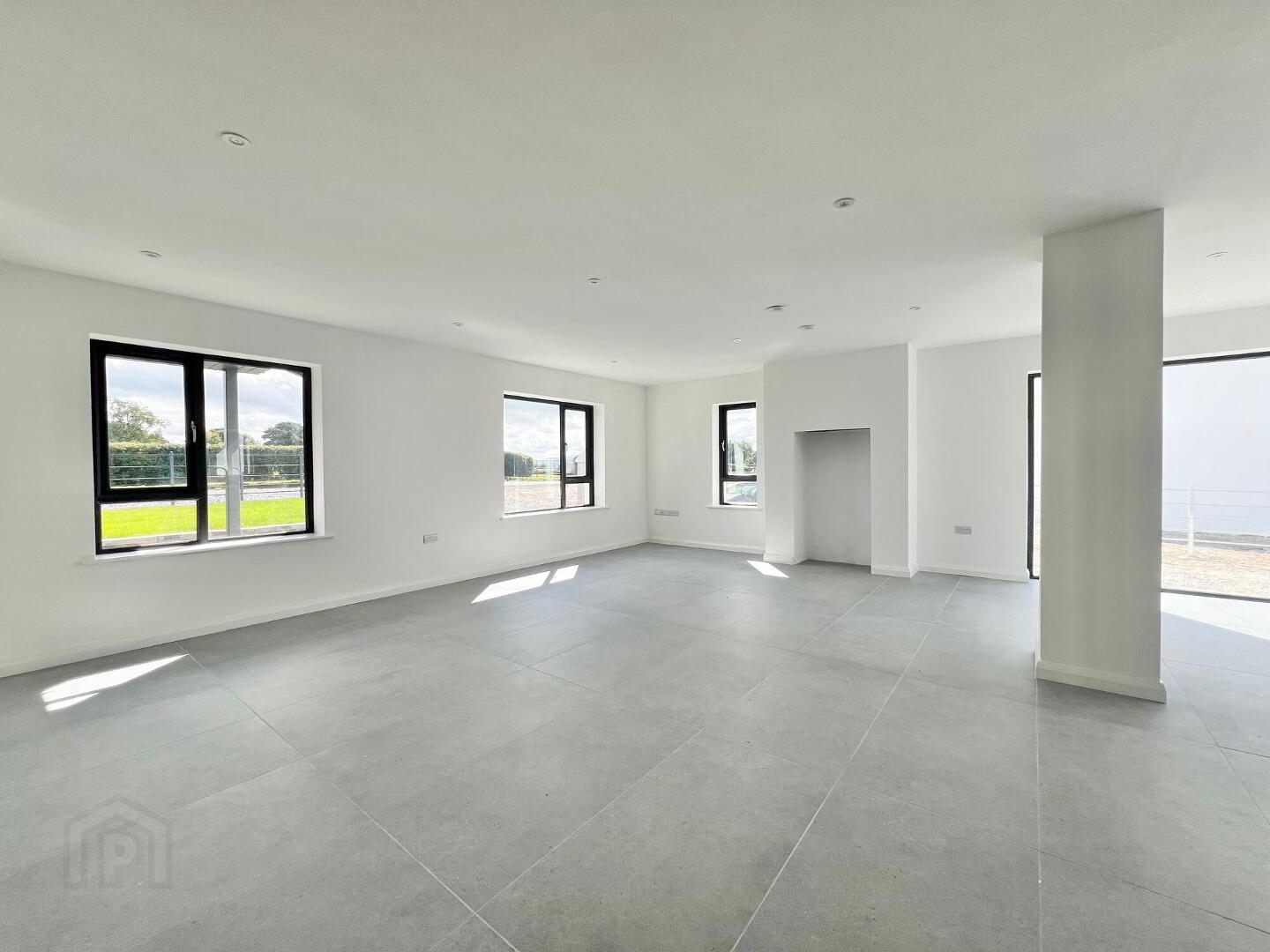 26b Crewe Road 5 of 30