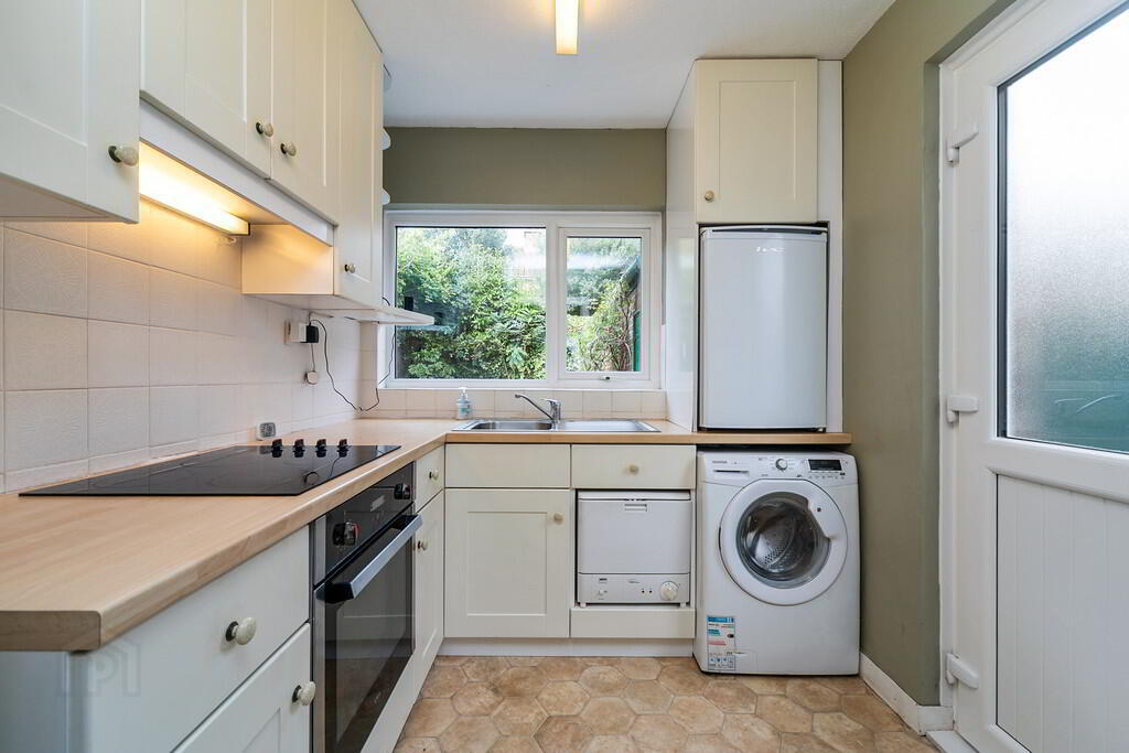57 Sharman Road 9 of 28