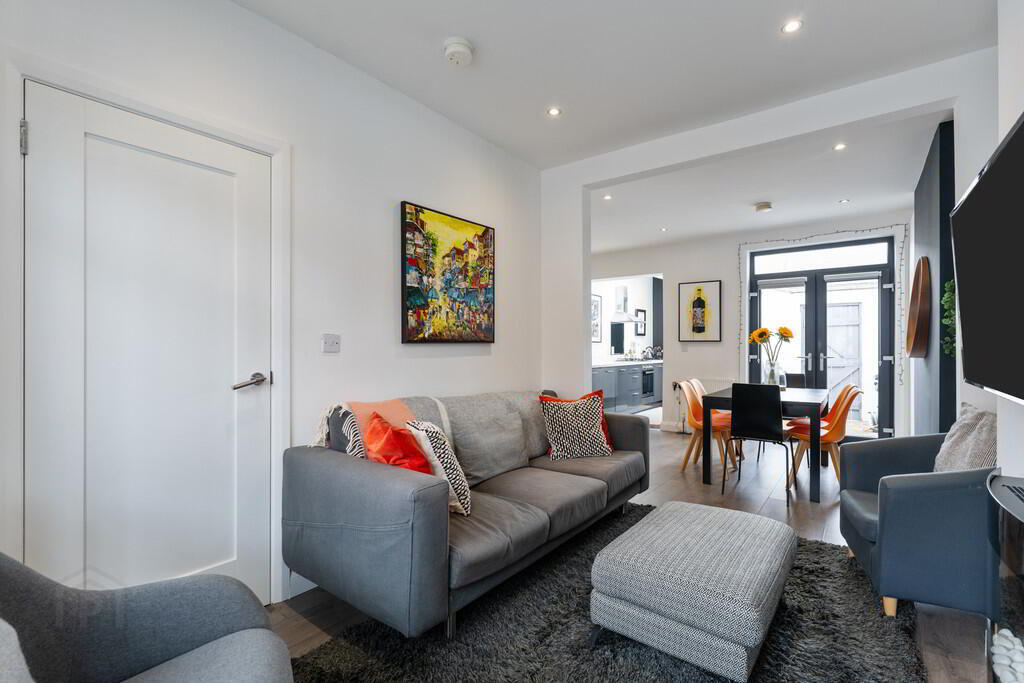 43 Ava Street 4 of 19