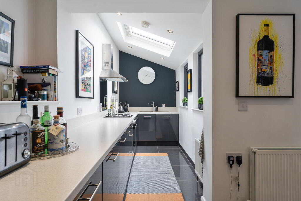 43 Ava Street 9 of 19