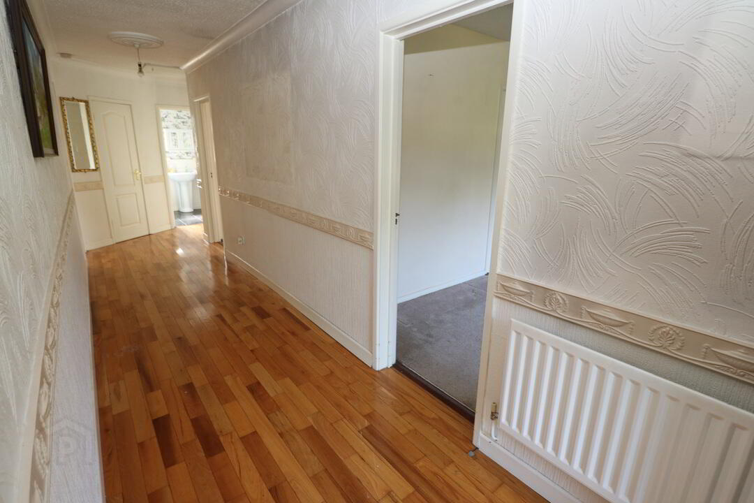 1 Beechmount Avenue 3 of 28