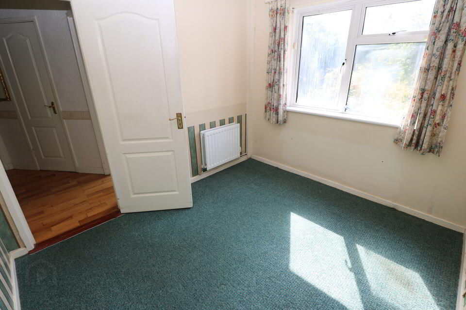 1 Beechmount Avenue 8 of 28