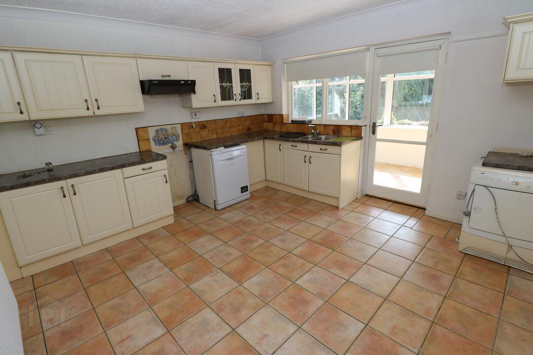 1 Beechmount Avenue 19 of 28
