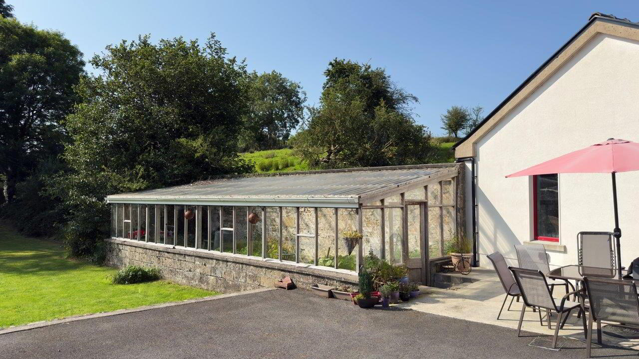 Amorset House" 3 of 81